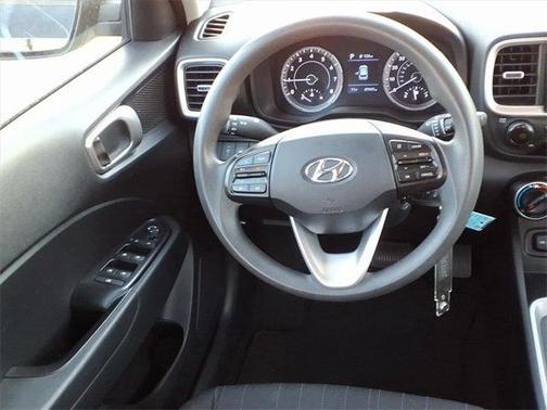 2022 Hyundai VENUE SE