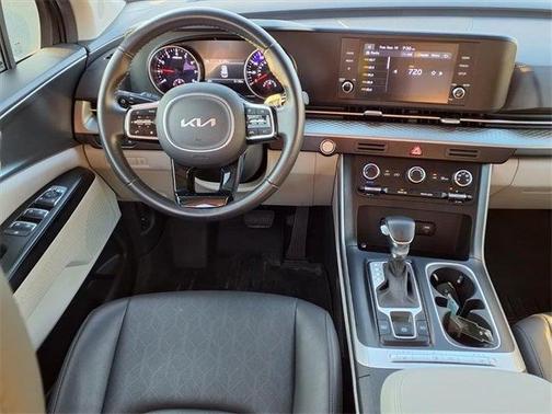 2023 Kia Carnival LX