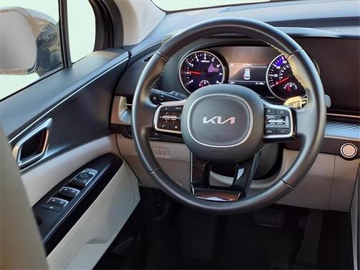 2023 Kia Carnival LX