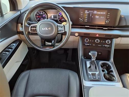 2023 Kia Carnival LX