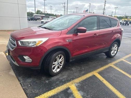 Ruby Red Metallic 2017 Ford Escape SE
