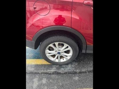 Ruby Red Metallic 2017 Ford Escape SE
