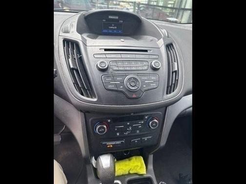 Ruby Red Metallic 2017 Ford Escape SE