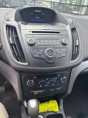 Ruby Red Metallic 2017 Ford Escape SE