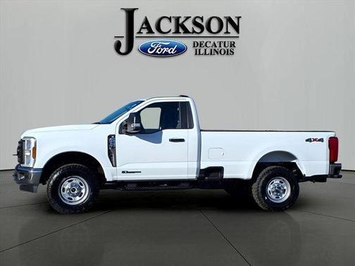 Oxford White 2025 Ford F-250 XLT