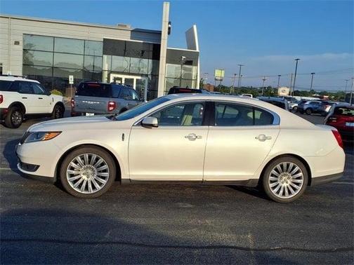 2015 Lincoln MKS Base