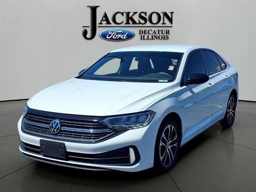 Pure White 2023 Volkswagen Jetta 1.5T Sport