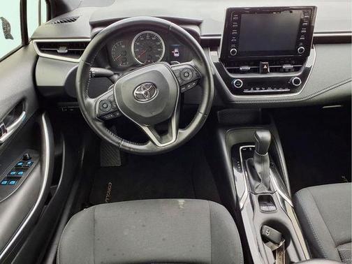 Super White 2020 Toyota Corolla SE