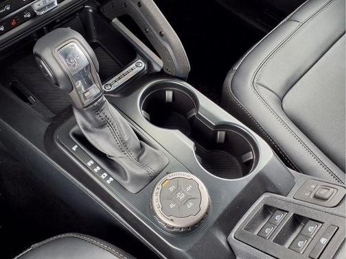 Oxford White 2026 Ford Bronco Outer Banks