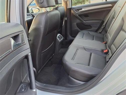 2017 Volkswagen Golf Alltrack TSI SE