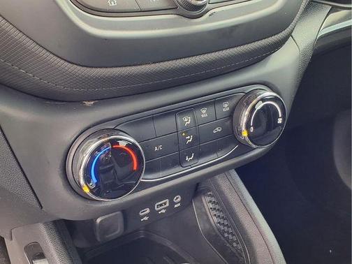 Mosaic Black Metallic 2022 Chevrolet Trailblazer LS