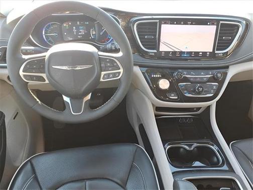 2023 Chrysler Pacifica Hybrid Limited