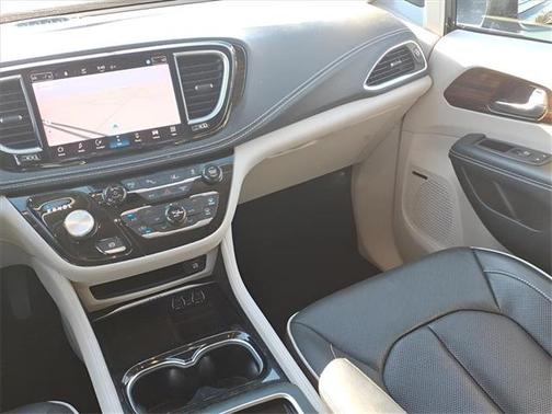 2023 Chrysler Pacifica Hybrid Limited