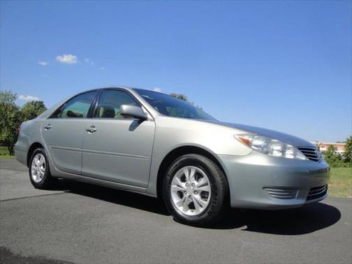 2004 Toyota Camry LE V6