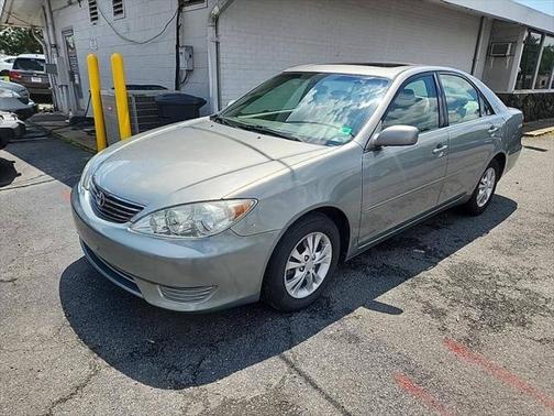 2004 Toyota Camry LE V6