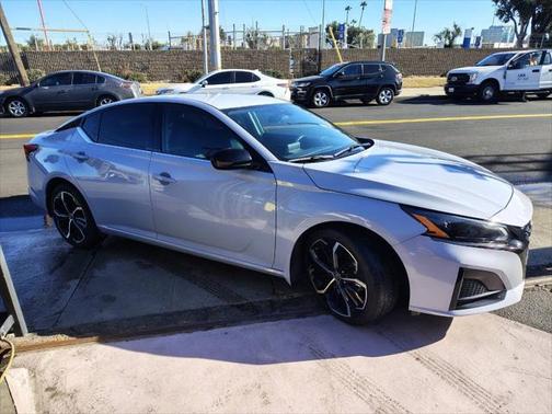 2023 Nissan Altima SR FWD