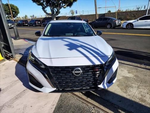 2023 Nissan Altima SR FWD