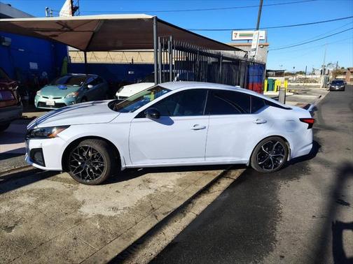 2023 Nissan Altima SR FWD