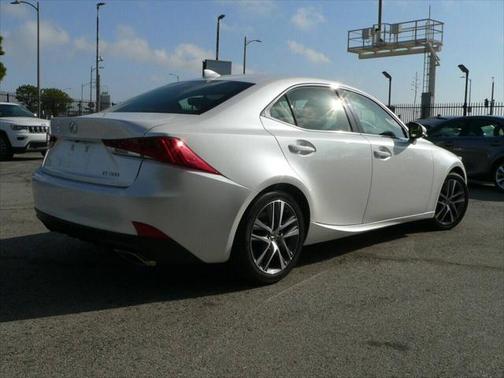 2018 Lexus IS 300 Base