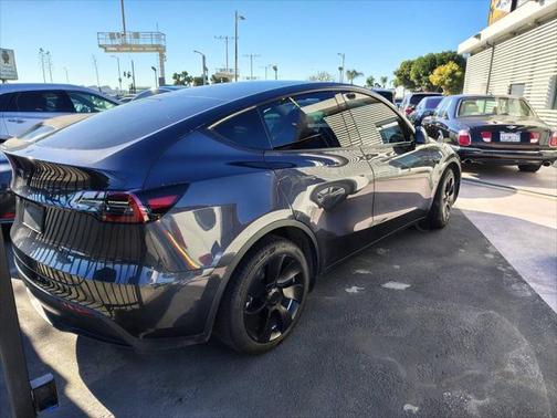 2024 Tesla Model Y Long Range Dual Motor All-Wheel Drive