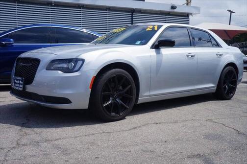 2021 Chrysler 300 Touring