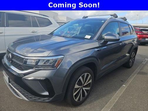 Platinum Gray Metallic 2022 Volkswagen Taos 1.5T SE