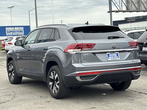 2022 Volkswagen Atlas Cross Sport 2.0T SE