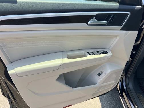 2023 Volkswagen Atlas 3.6 SE w/ Technology