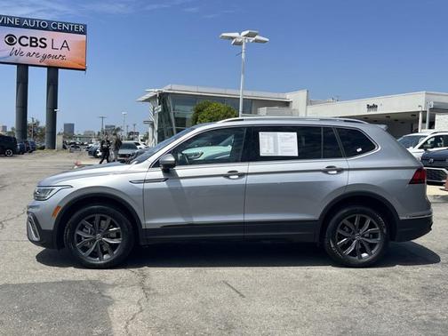 Pyrite Silver Metallic 2023 Volkswagen Tiguan 2.0T SE