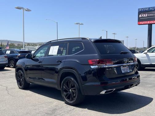 Deep Black Pearl Effect 2023 Volkswagen Atlas 3.6 SE w/ Technology
