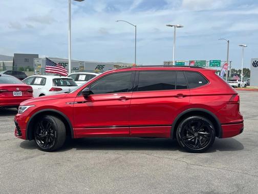 2024 Volkswagen Tiguan 2.0T SE R-Line Black