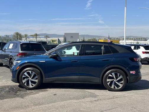 2023 Volkswagen ID.4 Pro