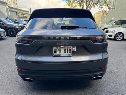 Gray 2022 Porsche Cayenne Cayenne