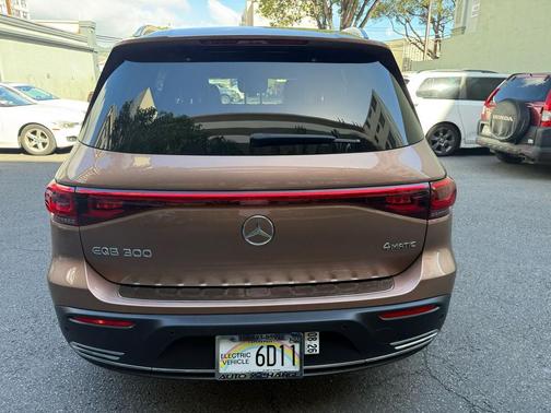 2022 Mercedes-Benz EQB 300 4MATIC