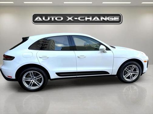 2022 Porsche Macan Base