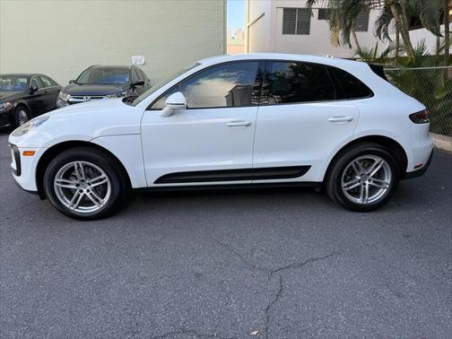 2022 Porsche Macan Base
