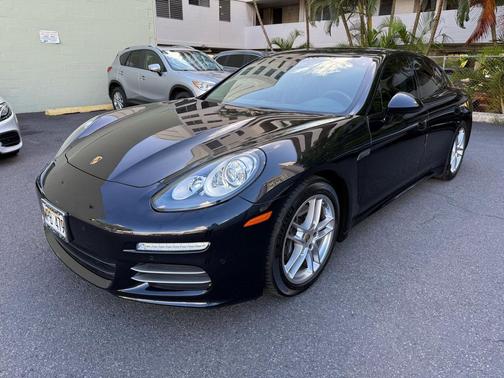 2016 Porsche Panamera 4