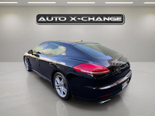 2016 Porsche Panamera 4