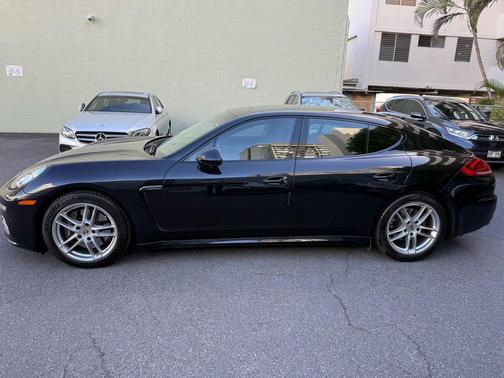 2016 Porsche Panamera 4