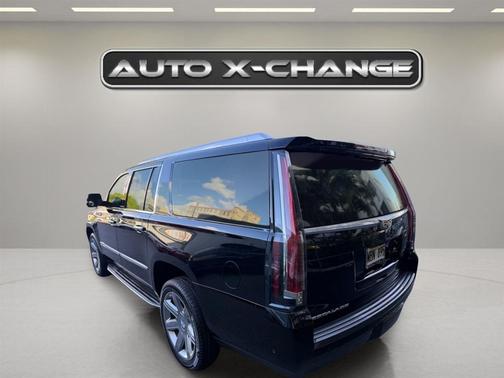 2018 Cadillac Escalade ESV Luxury