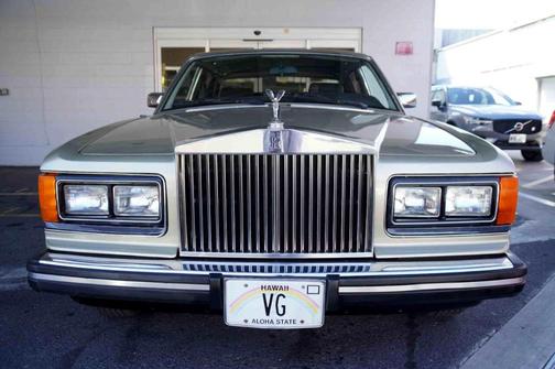 Photo 2 of 29 of 1982 Rolls-Royce Silver Spur