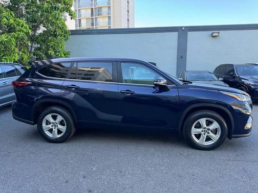 Blue 2023 Toyota Highlander 2WD 4dr V6 w/3rd Row (Natl)