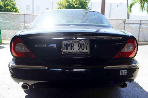 Photo 5 of 30 of 2005 Jaguar XJ8 L