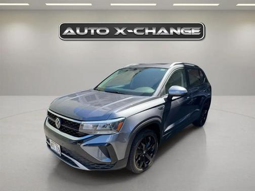 Gray 2024 Volkswagen Taos SE FWD