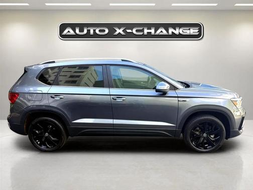 2024 Volkswagen Taos SE FWD