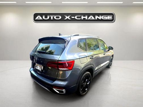 2024 Volkswagen Taos SE FWD