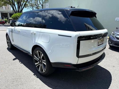 2023 Land Rover Range Rover P440e SE SWB