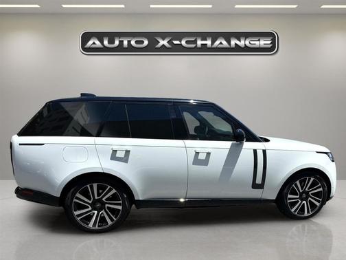 2023 Land Rover Range Rover P440e SE SWB