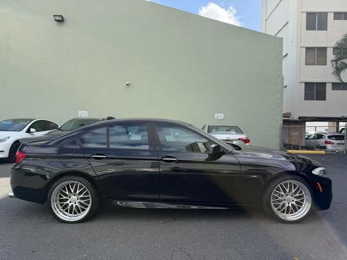2011 BMW 550 4dr Sdn 550i RWD