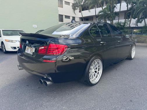 2011 BMW 550 4dr Sdn 550i RWD